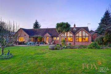 image of 6 Acton Farm Barns, Acton